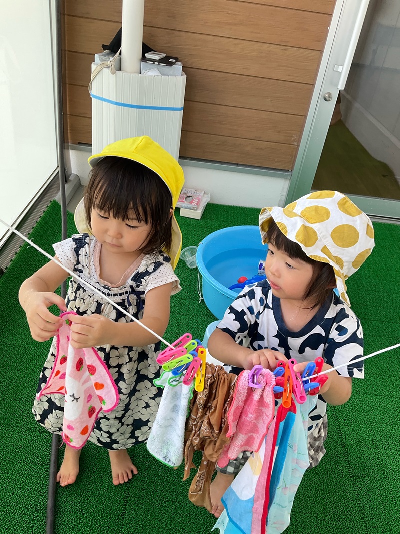 水遊びで洗濯ごっこ♪ | 社会福祉法人 平成会